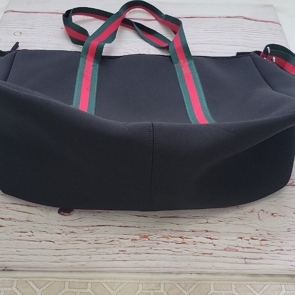 Black and Red Travel Bag with Sporty Design - Picture 7 of 10